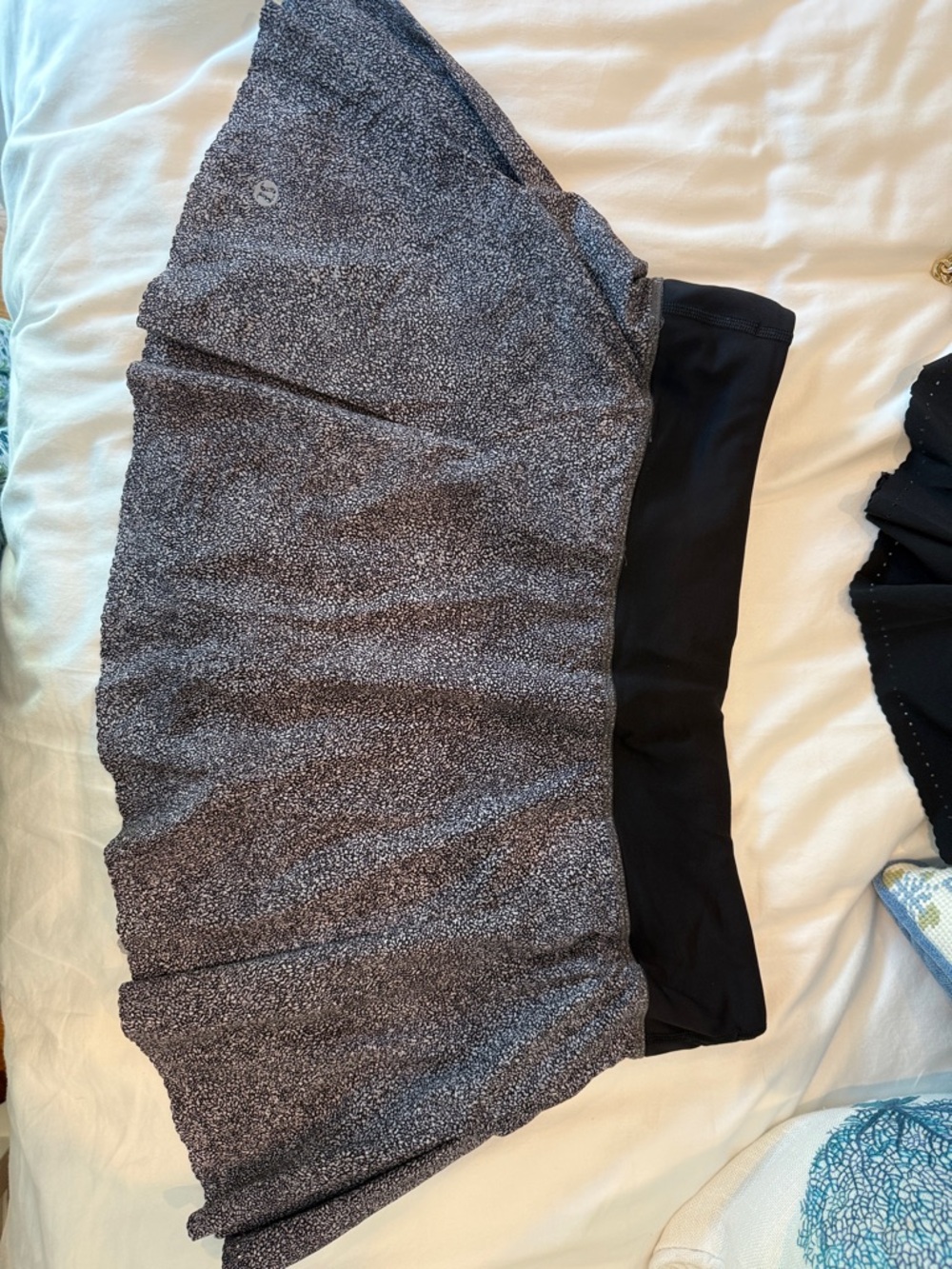 lululemon athletica Black Waist Gray Speckled Skater Skirt